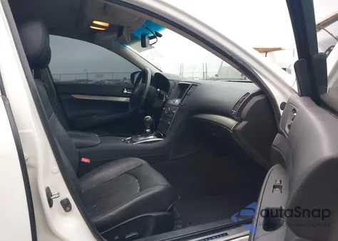 2013 Infiniti G37 Journey z USA, uszkodzony, nr VIN JN1CV6AP7DM718112